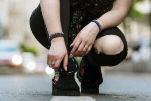 Bratara reglabila cu bile Argint 925 si pietre semipretioase Hematit fatetat albastru de 4mm - imagine 2