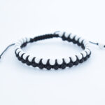 Bratara reglabila cu snur impletit si pietre semipretioase Onix alb/negru mat de 4mm