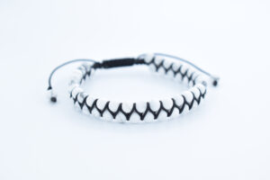 Bratara reglabila cu snur impletit si pietre semipretioase Howlit de 4mm