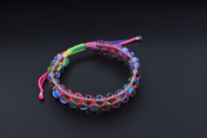 Bratara reglabila cu snur impletit cu pietre semipretioase Mermaid glass roz de 6mm - imagine 2