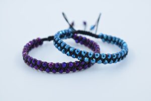 Bratara reglabila cu snur impletit si pietre semipretioase Hematit albastru de 4mm - imagine 3